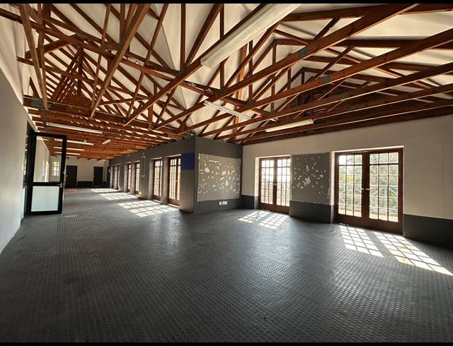 186M² OFFICE TO LET IN PARKMORE